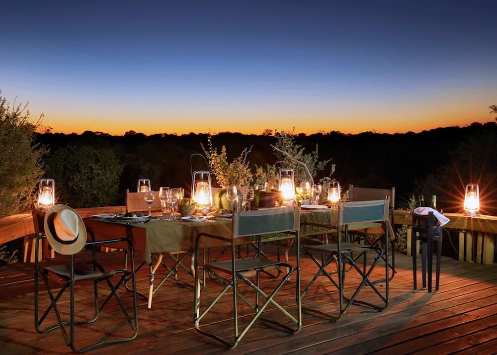 11Skybeds-Dinner-table