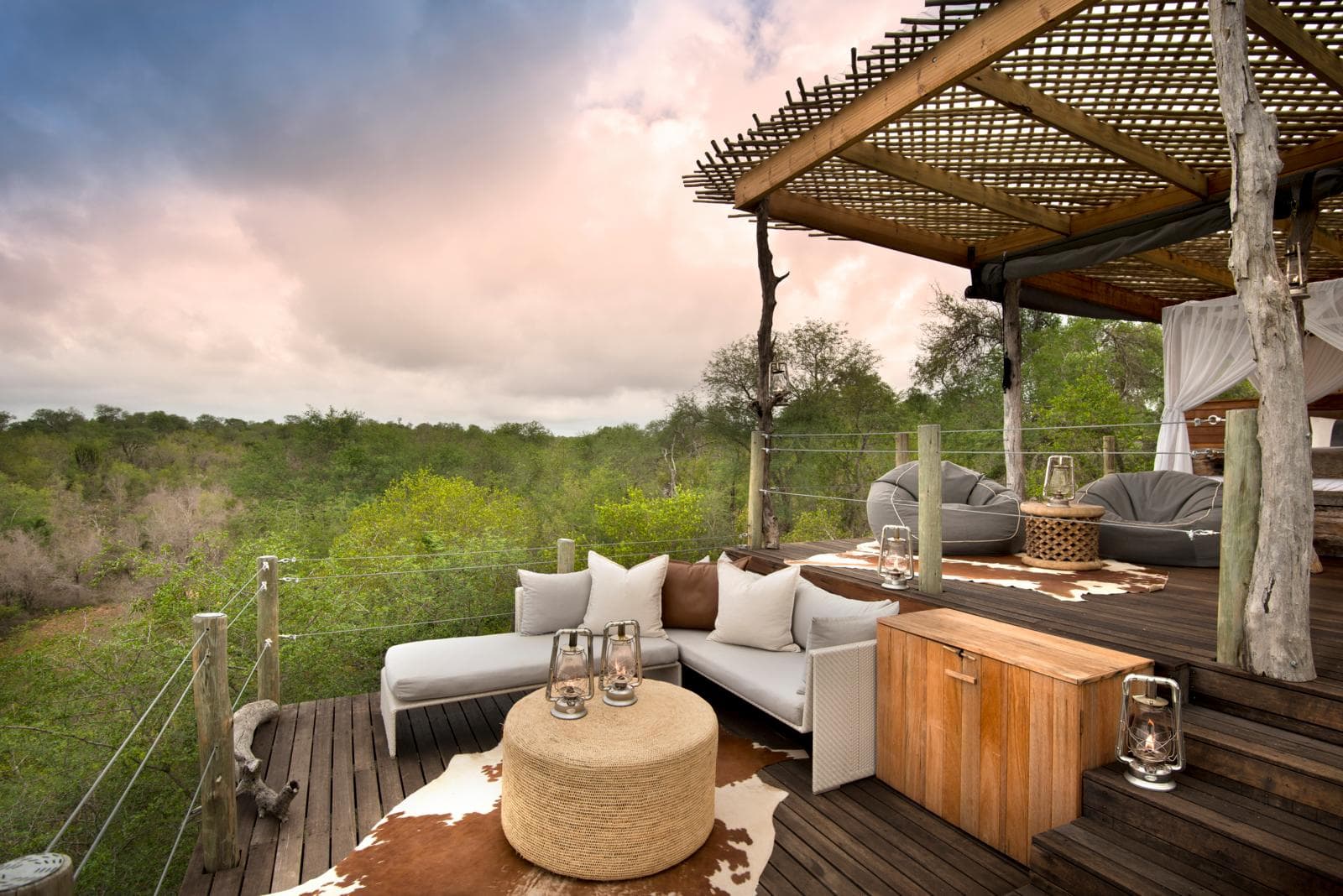 Lion Sands_Kingston Treehouse_4_ Lounge Area_maxWidth_1600_maxHeight_1600