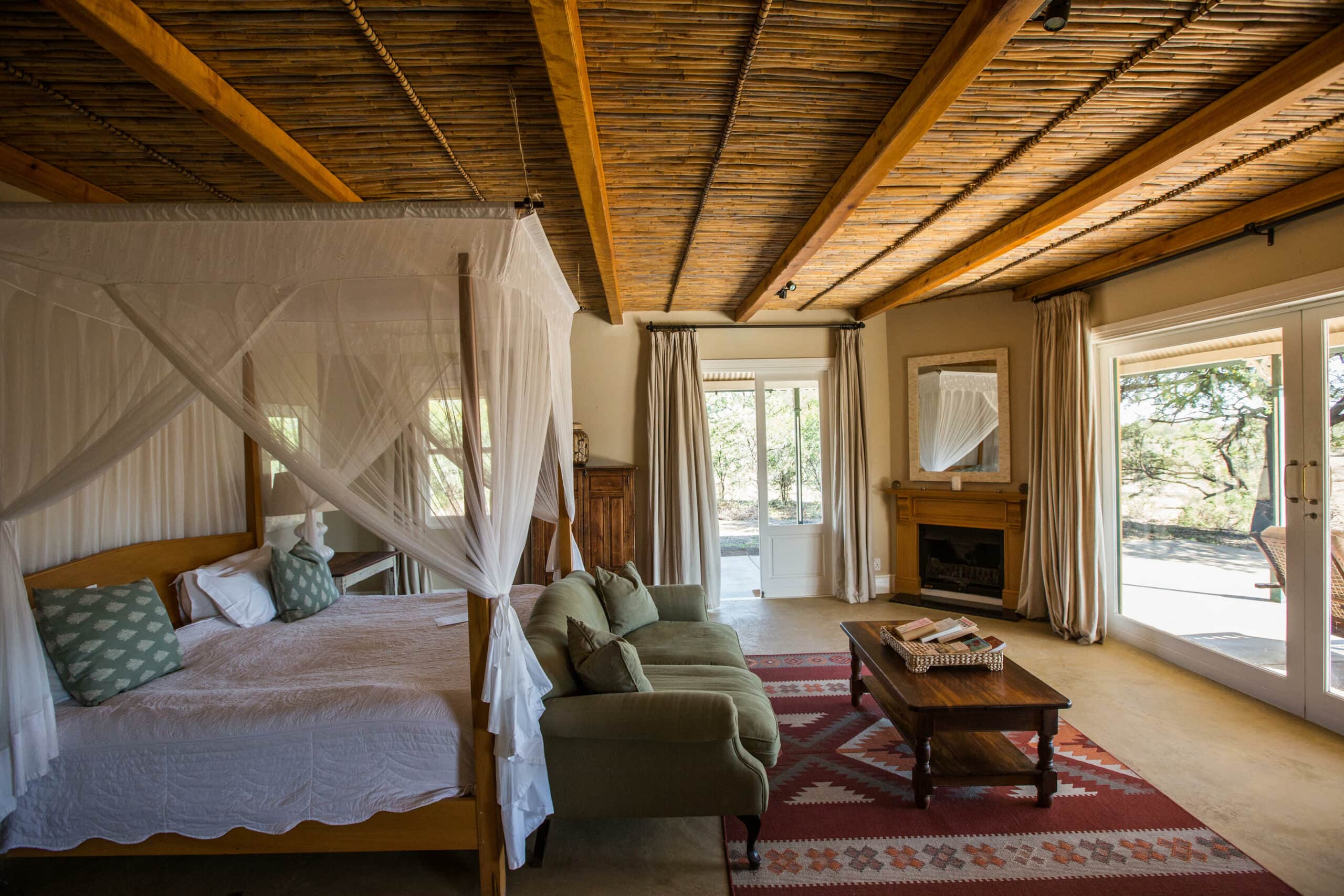 karoo-suite-bedroom-honeymoon-lodge-samara-game-reserve-copyright-scott-ramsay-3